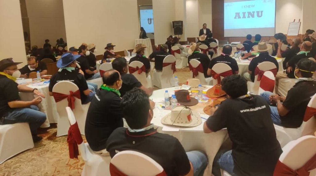 Sandeep Nath addresses doctors at leadership conference.